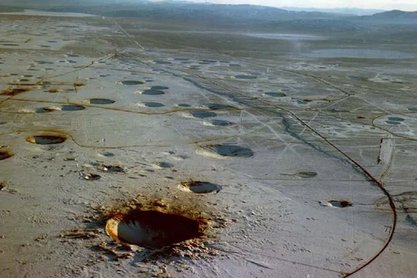 Você sabia que uma tampa de bueiro 'nuclear' é o objeto mais rápido já lançado pelo homem?