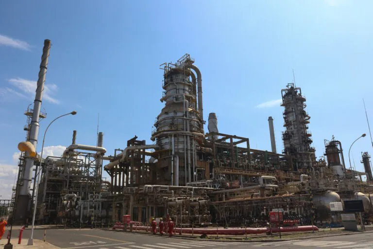 Ministério abre consulta pública sobre “papel do petróleo” na transição energética