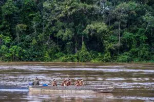 Justiça Federal suspende documentário que utiliza imagens do povo Korubo sem autorização dos indígenas a pedido da Funai