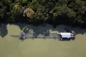 Com falhas na regulação, garimpo de ouro legalizado cresce na Amazônia