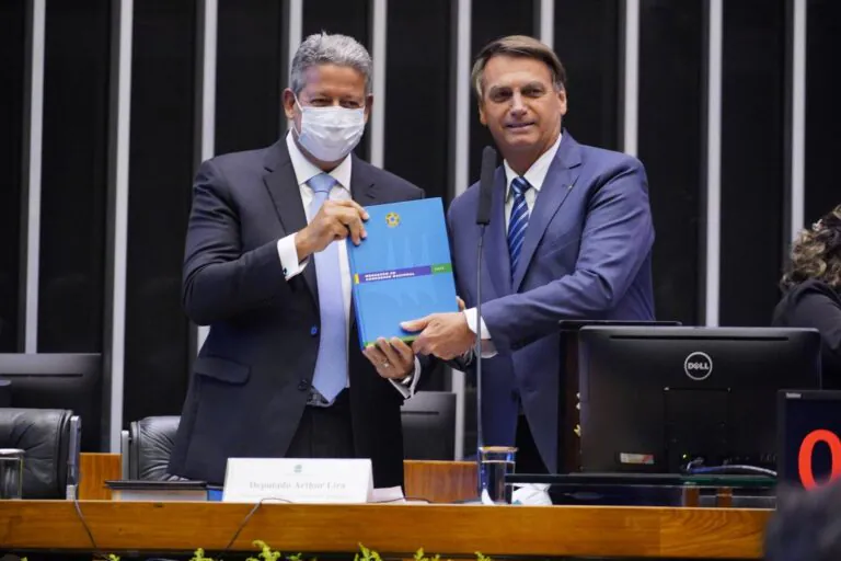 Deputados tiveram papel decisivo no agravamento da crise ambiental no governo Bolsonaro