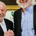 Lula publica foto de encontro com Julian Assange em Roma