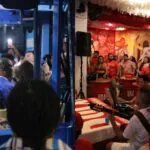 Bares temáticos dos bumbás Caprichoso e Garantido em Manaus