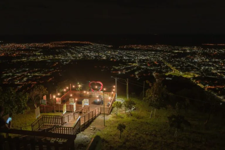 Serra do Estrondo encanta visitantes no Paraíso do Tocantins