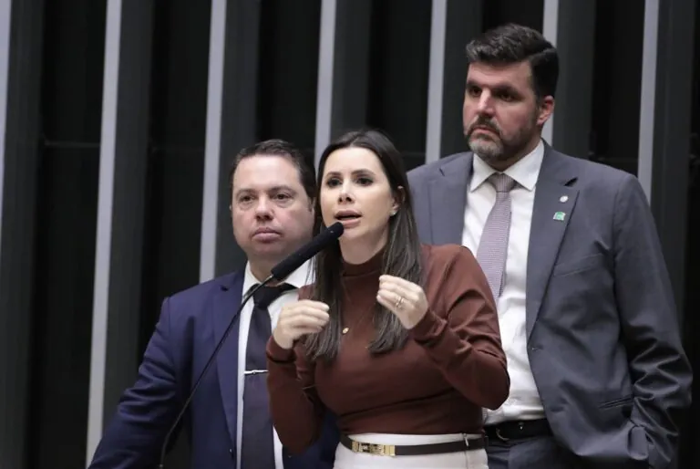 Câmara aprova PL que ameaça direitos territoriais de povos indígenas