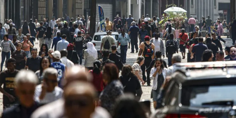 Contratação pública terá 8% de vagas para mulher vítima de violência