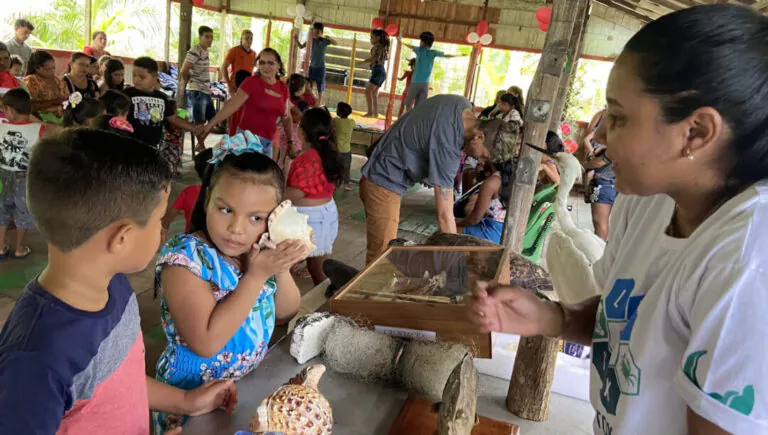 Projeto leva ciência aquática às escolas próximas de Belém