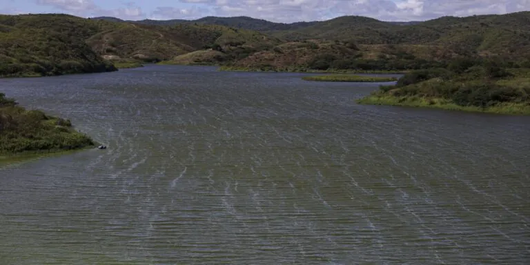 Rio São Francisco terá nova hidrovia para transporte de cargas ao NE