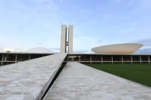 Congresso planeja derrubar 48 dos 63 vetos feitos por Lula ao PL do Licenciamento