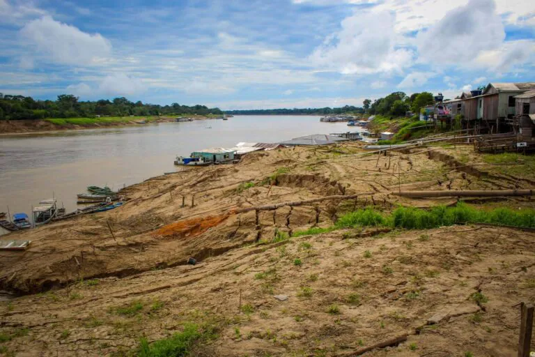 Crise hídrica no Amazonas: quando décadas de abandono encontram uma emergência climática