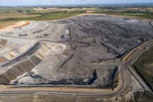 Empresas globais ainda estão longe do cumprimento de metas de descarbonização, aponta estudo