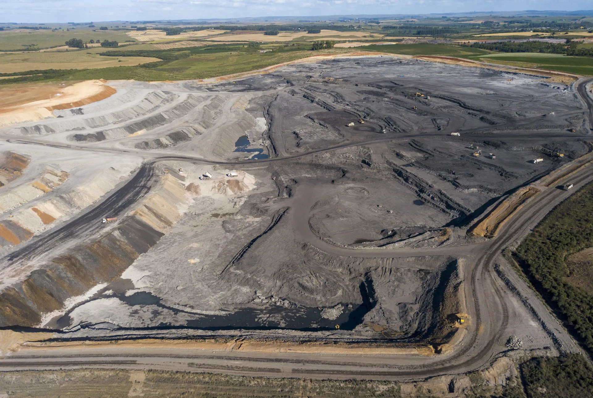 Empresas globais ainda estão longe do cumprimento de metas de descarbonização, aponta estudo