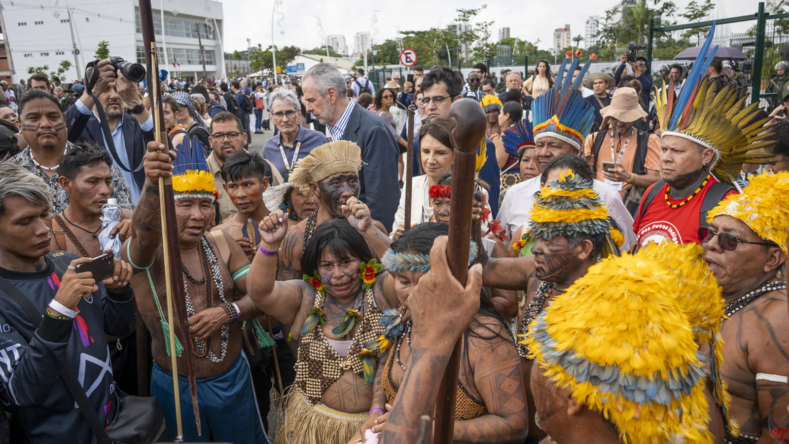 Protesto dos Munduruku impõe diálogo com à COP30
