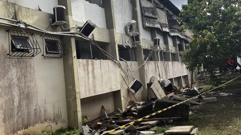 Queda de marquise na sede da Aldeia COP assusta indígenas após raio