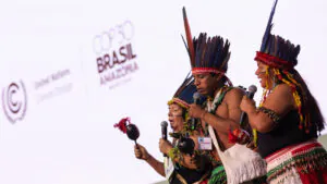 Racismo ambiental: estudo revela negligência em normas climáticas