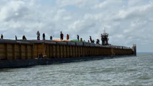 Dragagem ameaça o rio Tapajós, no Pará