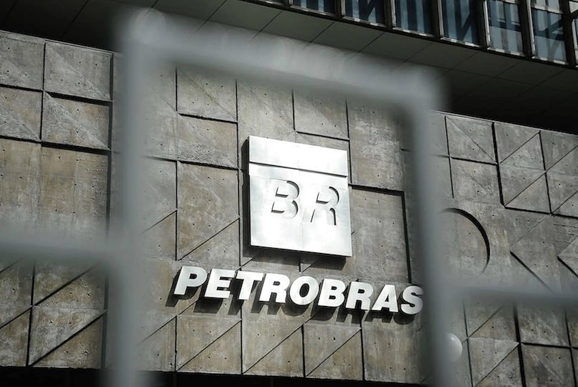 Vazamento de fluido paralisa perfuração na Foz do Amazonas