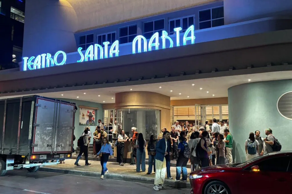 O dia em que a ciência lotou um teatro