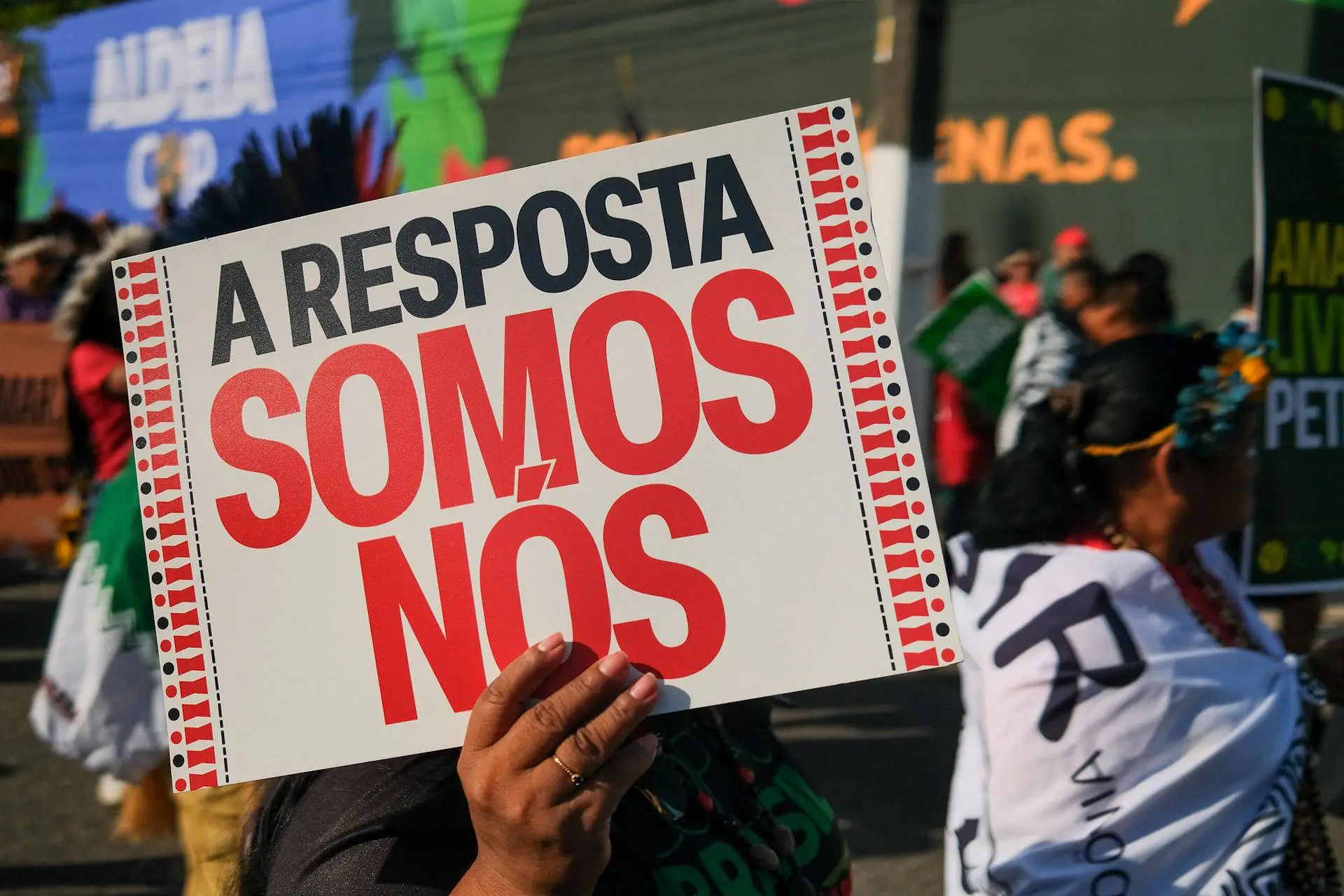 Povos indígenas levam proposta para banir expansão fóssil em territórios à conferência na Colômbia