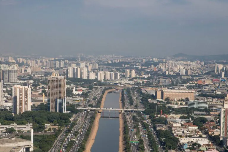 O Brasil da crise climática urbana