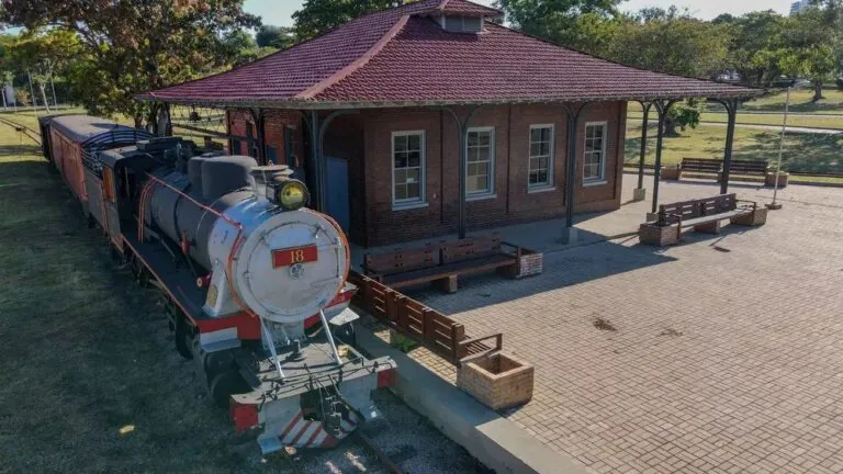 a voz de quem manteve viva a história da ferrovia