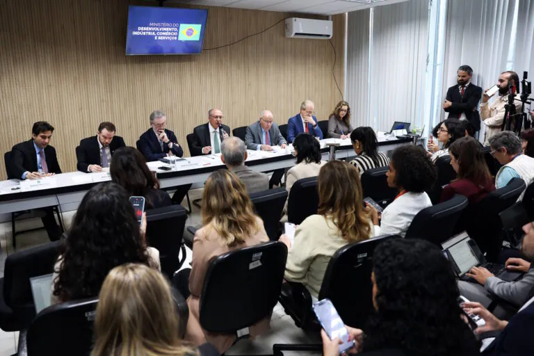 “As justificativas para a tarifa [dos EUA] são improcedentes”, diz ministro do Meio Ambiente