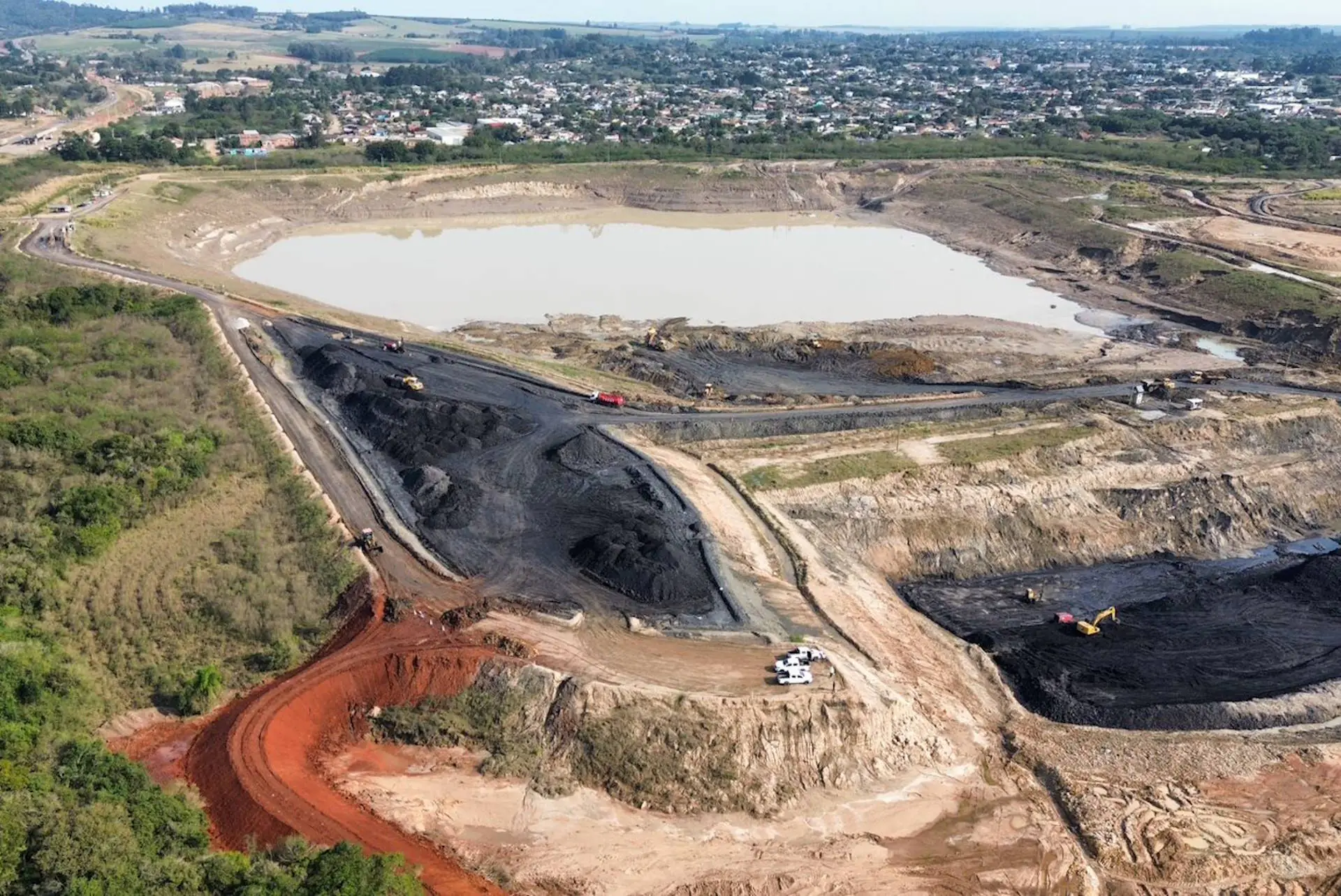 Enchentes podem espalhar poluentes da mineração de carvão no Rio Grande do Sul
