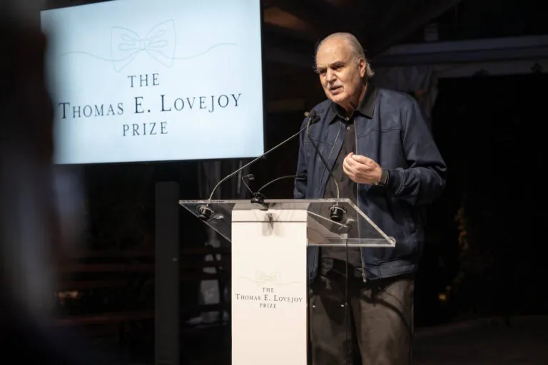 Carlos Nobre recebe prêmio internacional por trajetória dedicada à Amazônia