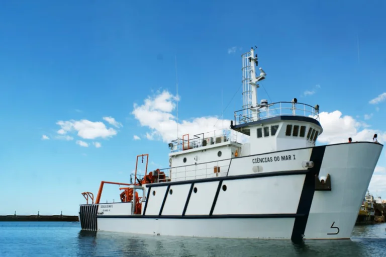Expedições percorrem a costa brasileira para estudar a biodiversidade marinha