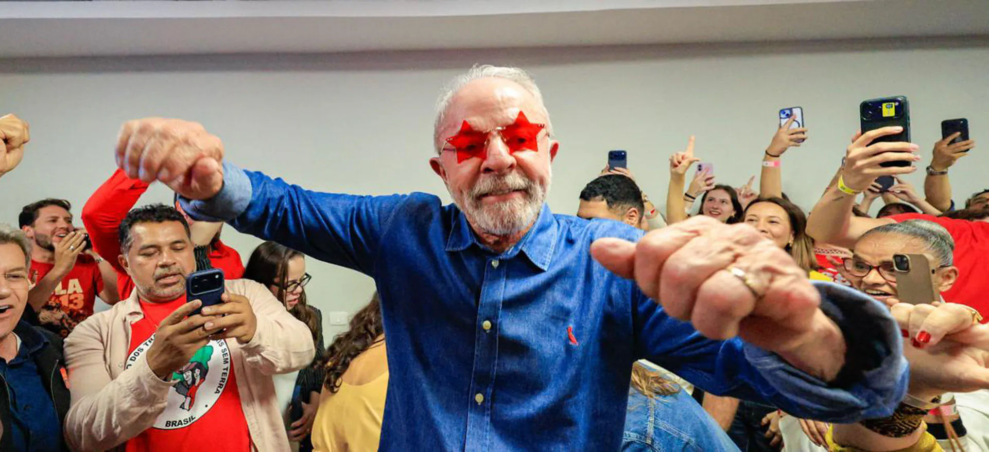 Lula é reeleito para quarto mandato